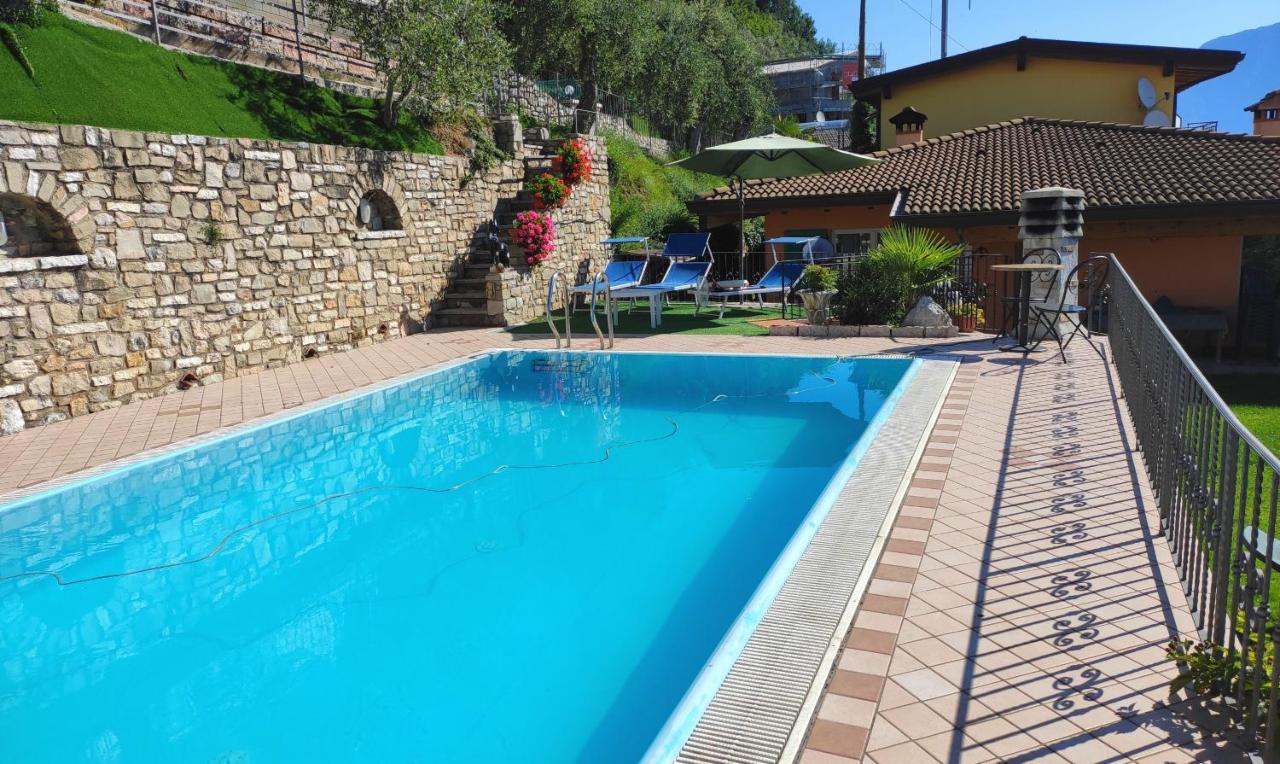 Casa Elka Residence Lake View And Pool By Garda Domus Mea Pieve  Eksteriør billede