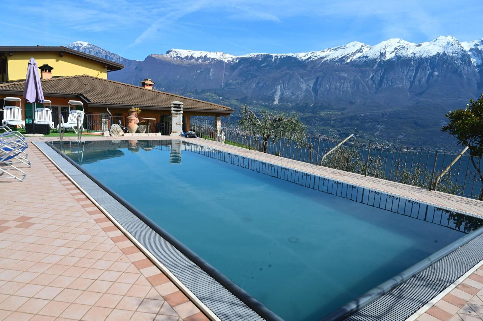 Casa Elka Residence Lake View And Pool By Garda Domus Mea Pieve  Eksteriør billede
